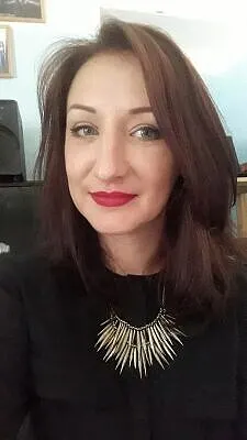 Директор МБУДО Севская детская школа искусств Ольга Филиппова поделилась своим мнением о службе по контракту в российской армии