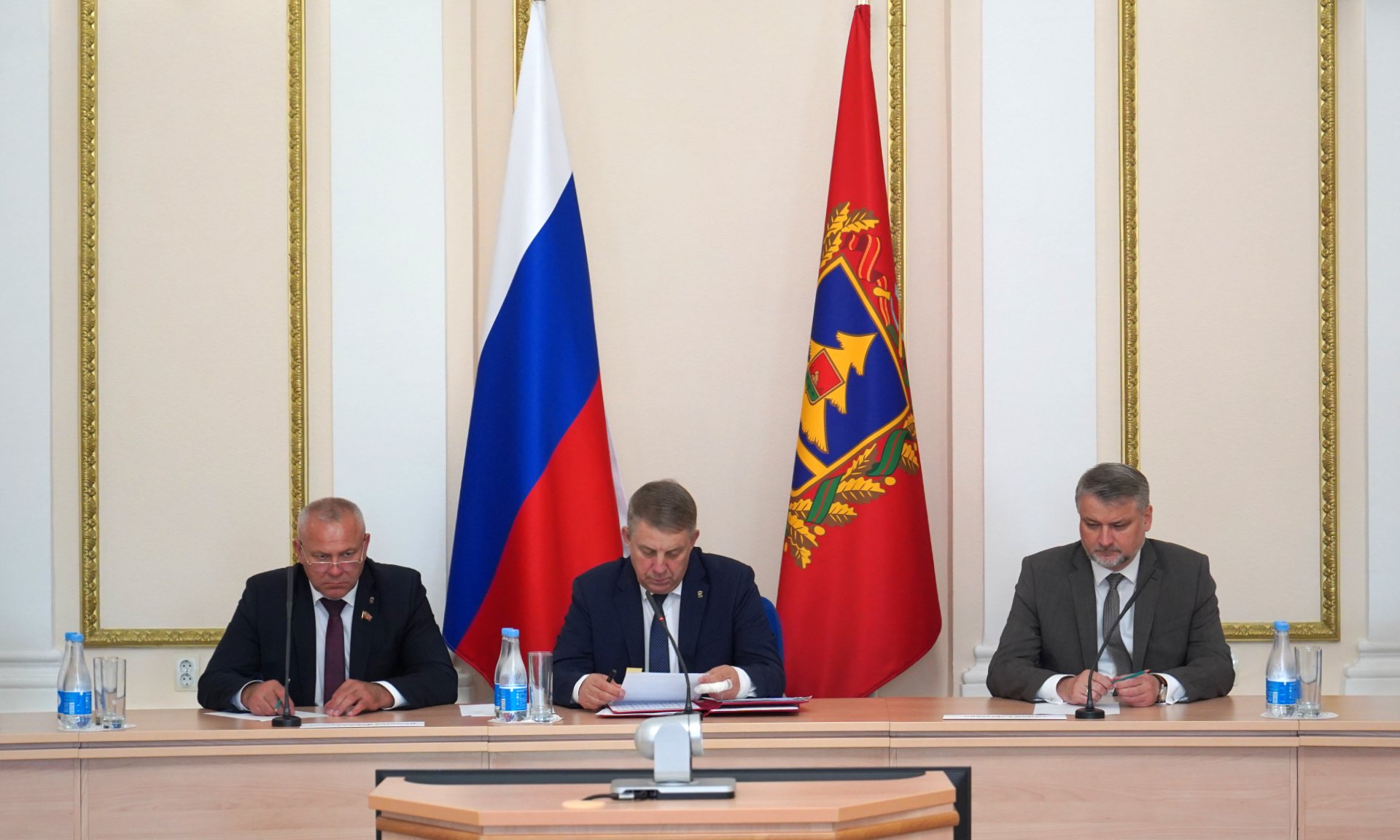 Брянское правительство обсудило подготовку к сбору урожая и заготовке кормов