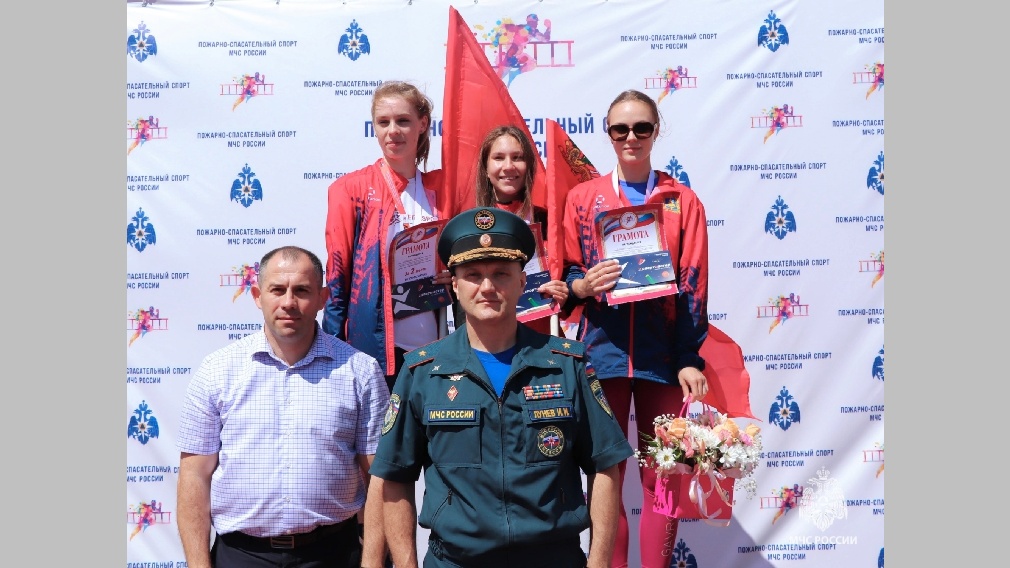 Брянские спасатели стали участниками состязаний по пожарно-спасательному спорту