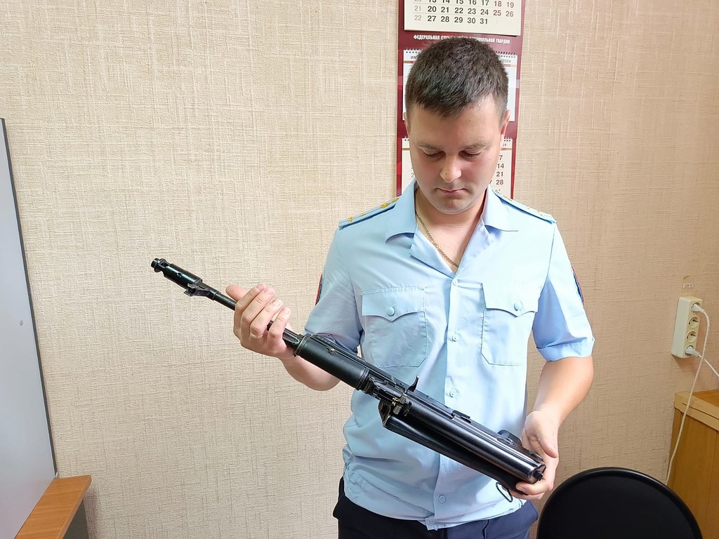 Сотрудники Росгвардии выявили факт незаконной переделки оружия в Брянске