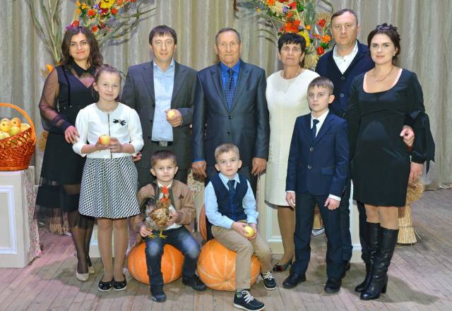 Семья Лобынцевых из Севска победила в номинации «Сельская семья»