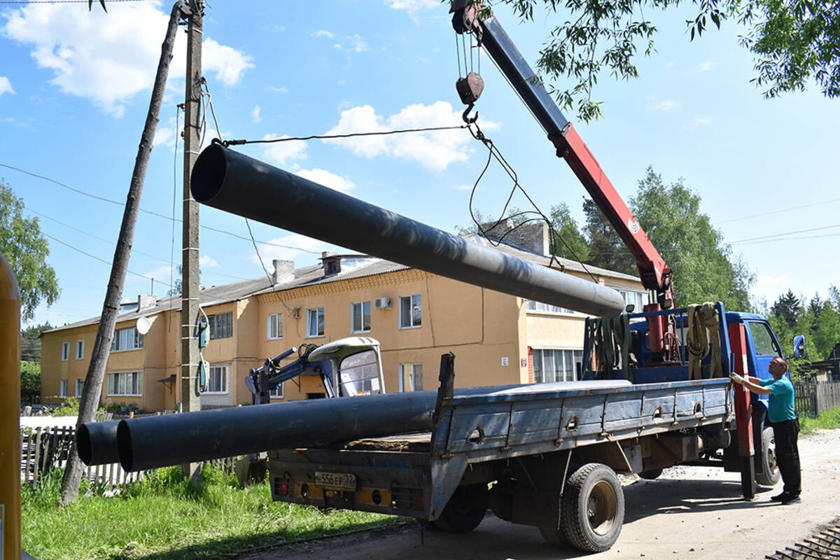 В Клетне по нацпроекту «Жильё и городская среда» идет ремонт дворовых территорий