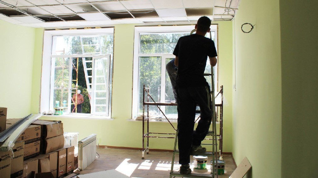 В Брянской области приступили к капремонту 18 школ