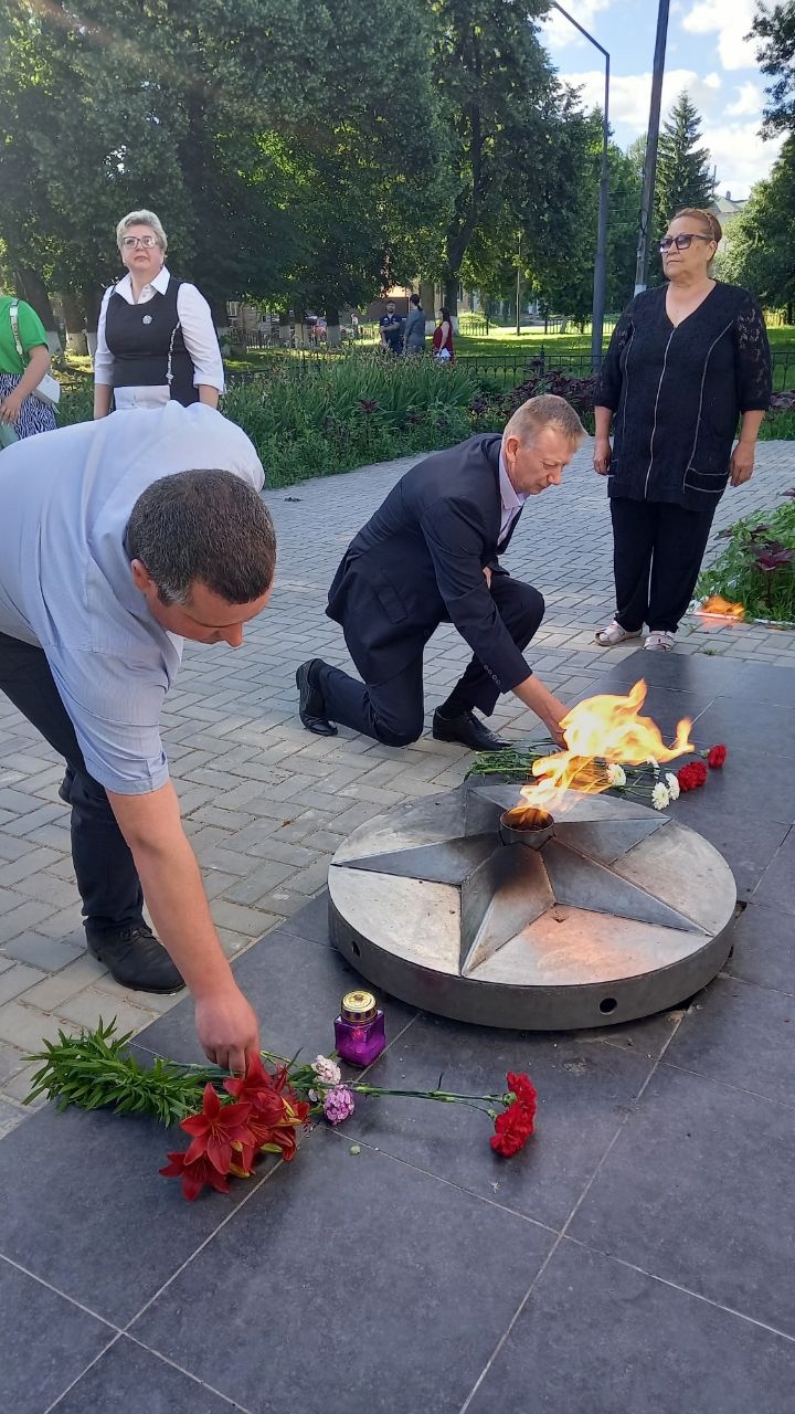 Сотрудники администрации Севского района присоединились к международной акции «Свеча памяти-2024»