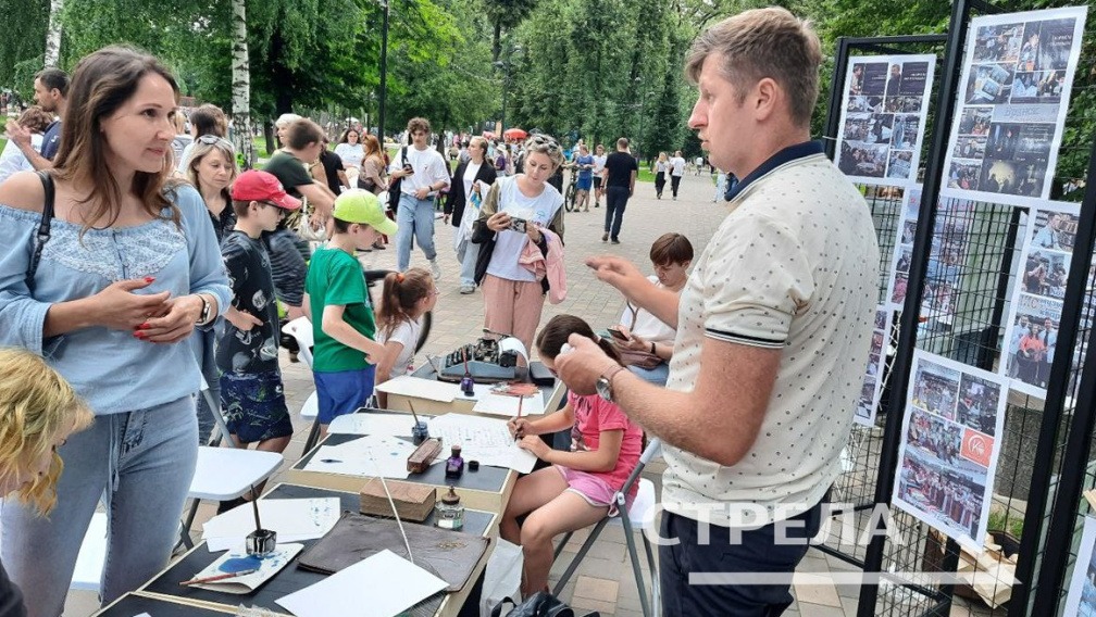 Площадка «Брянсккниги» на фестивале «Живи в ресурсе» объединила поэтов и любителей истории