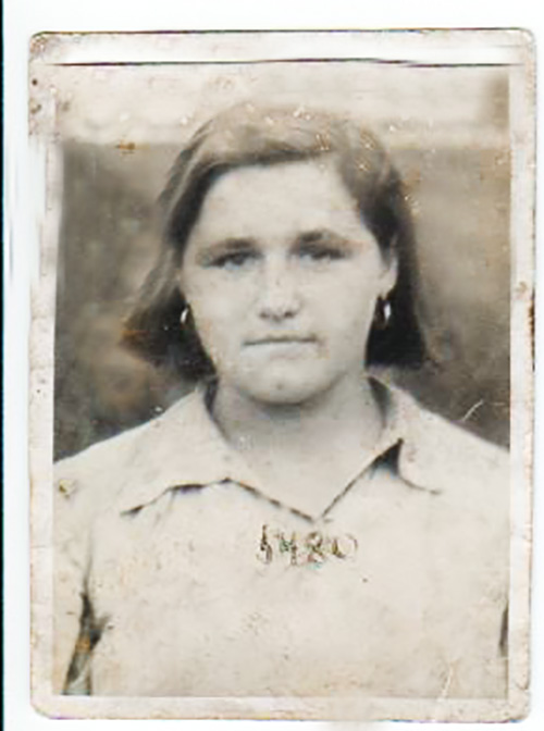 Сквозь невзгоды ты жила с добротой в сердце…