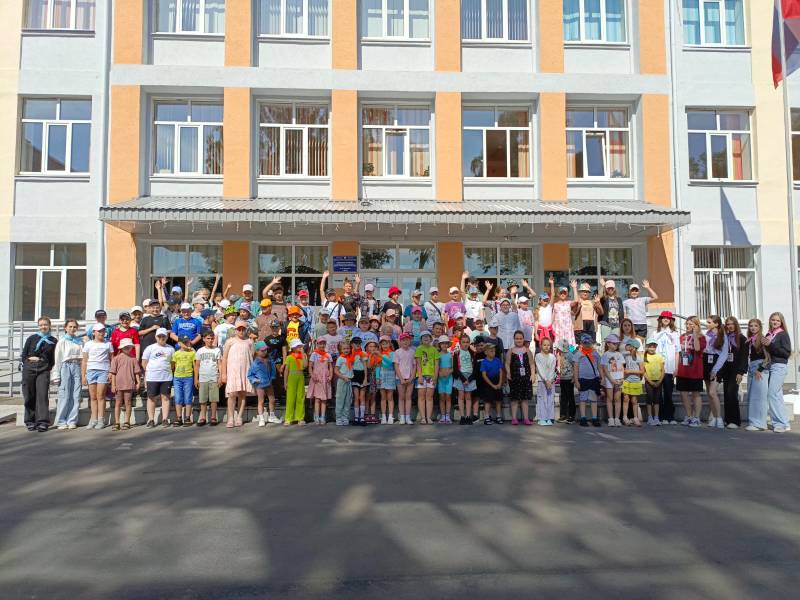 Лето — это радость. Лето — это солнце. Лето — это лагерь!