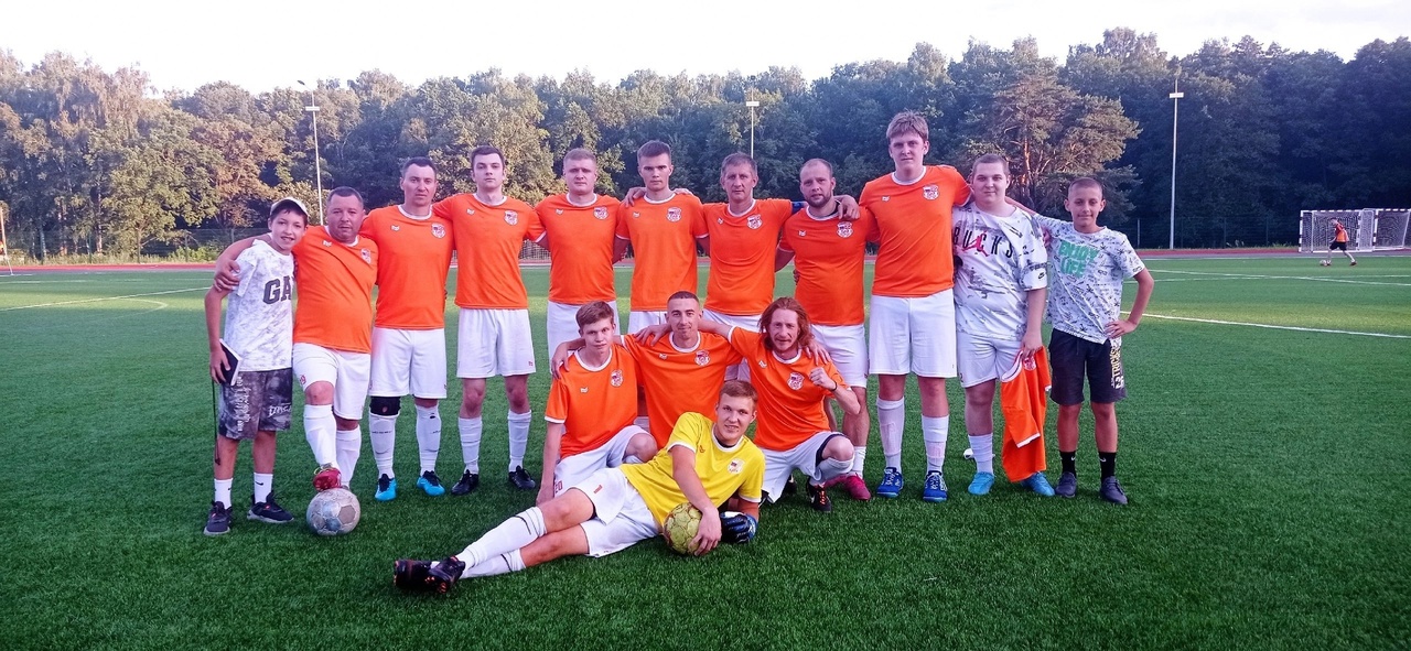 Футболисты севского «Буревестника» уверенно выиграли первый круг в зоне «Юг»