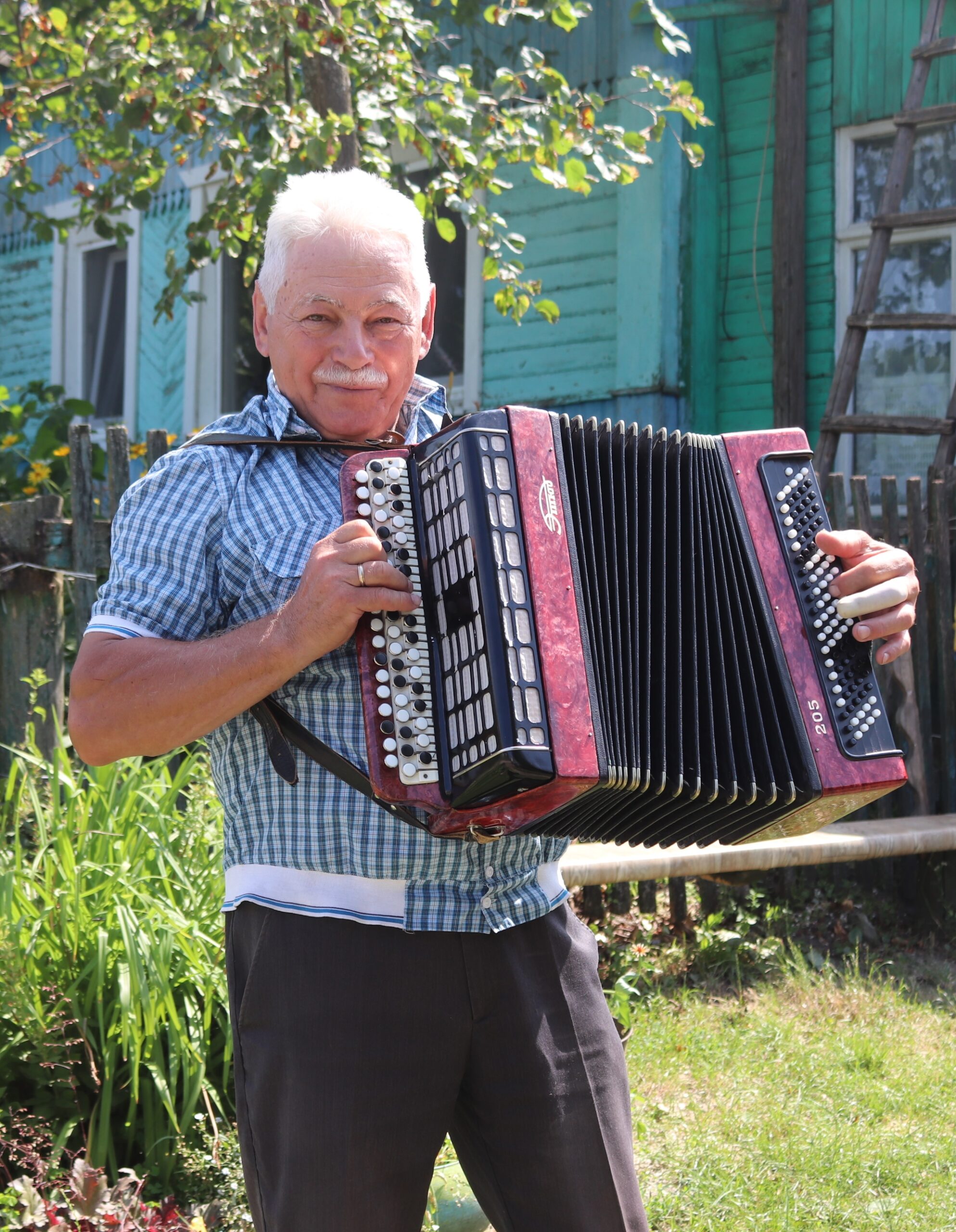 Александр Ляликов: «Мне песня строить и жить помогает…»