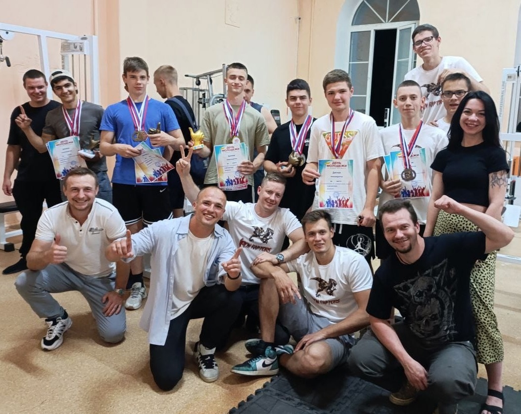 В Севске прошли соревнования по силовым видам спорта