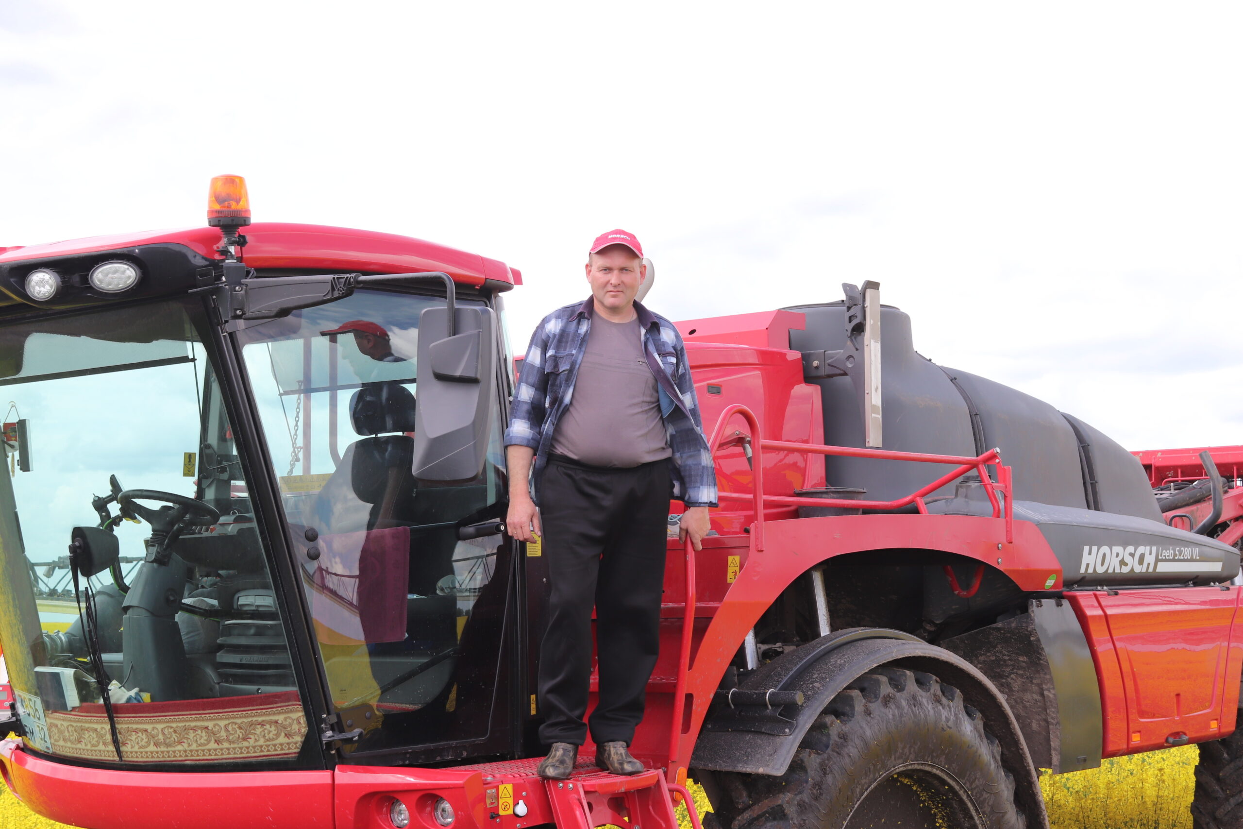 С любовью к нелегкому труду землепашца