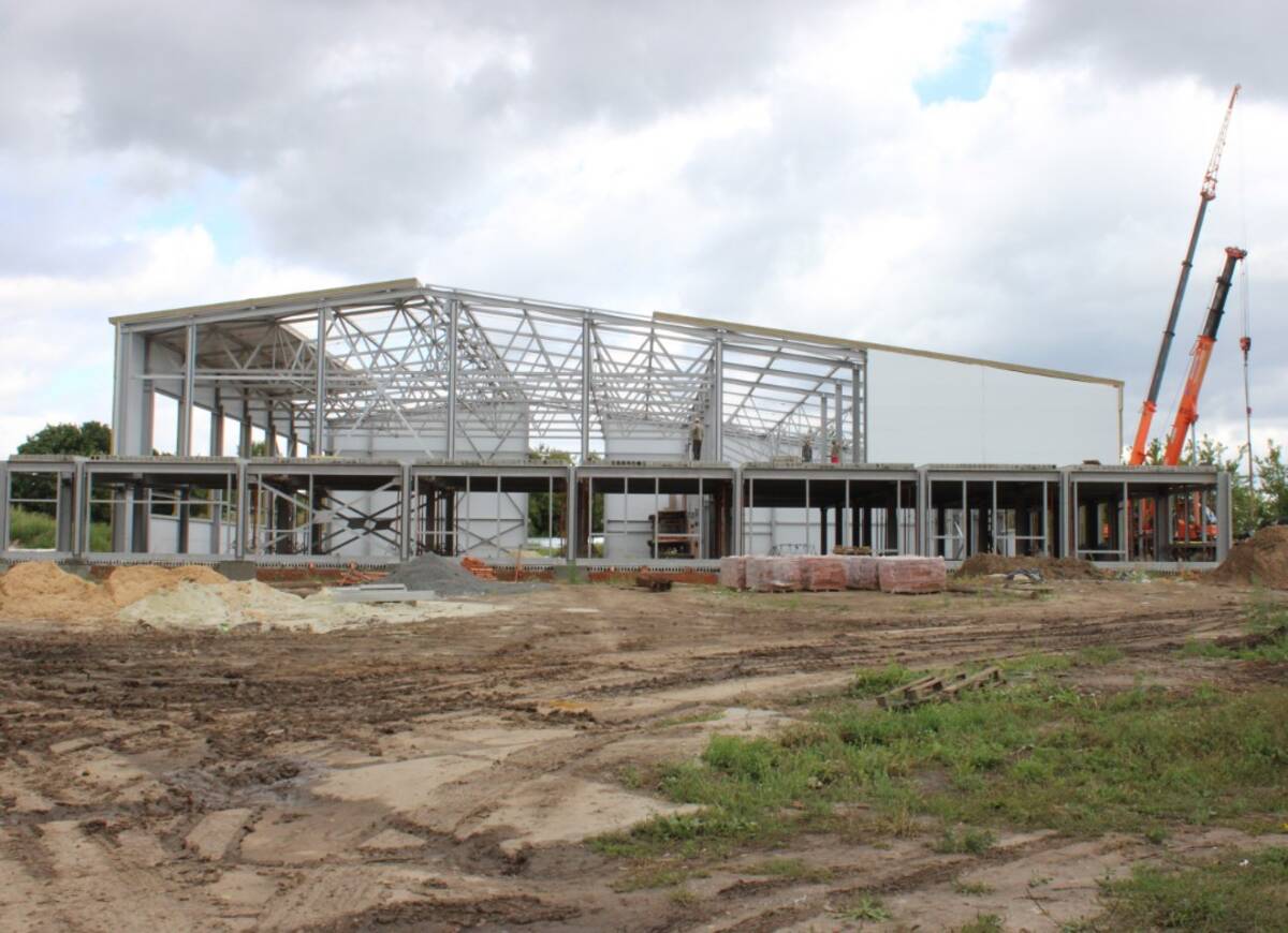 В Стародубе продолжается строительство спортивно-оздоровительного комплекса с бассейном