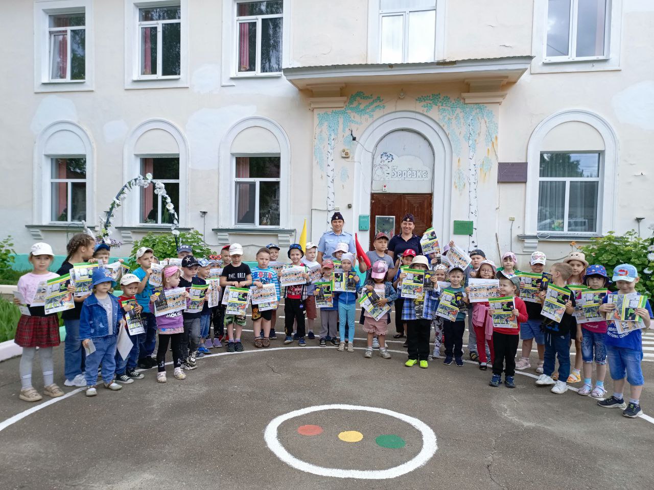 Сотрудники линейного отдела полиции на железнодорожной станции Унеча провели информационно-игровое мероприятие «Знаток железнодорожного транспорта»