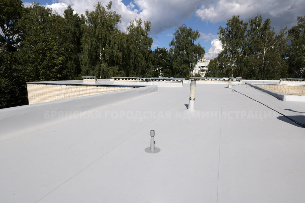 В Брянске капремонт крыш детских садов выполнен на 80%