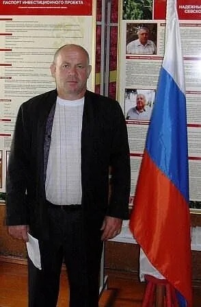 Глава Подлесно-Новосельского поселения Сергей Николаевич Родонежский высказал свое мнение о службе по контракту в Вооруженных силах РФ