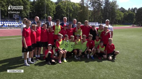 Олег Матыцын посетил промышленные предприятия и спортивные объекты в Клинцах