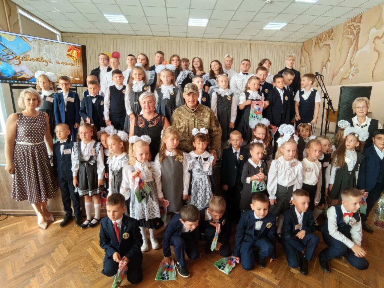 Росгвардейцы посетили праздничные мероприятия в честь Дня знаний в Брянске