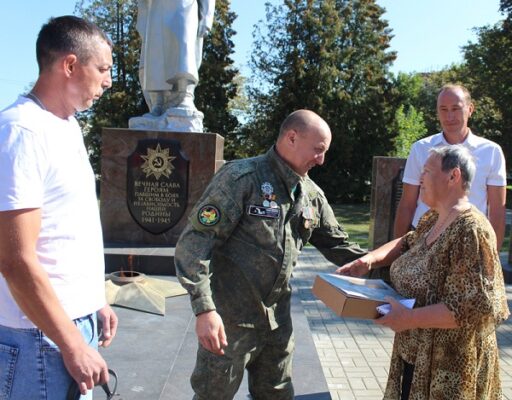 В Жуковке состоялась передача медальона героя Великой Отечественной войны родственникам