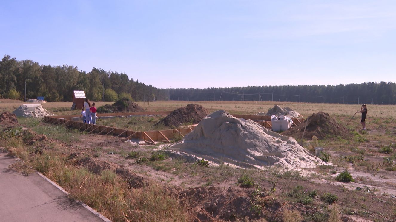 На Брянщине многодетные семьи обеспечены земельными участками