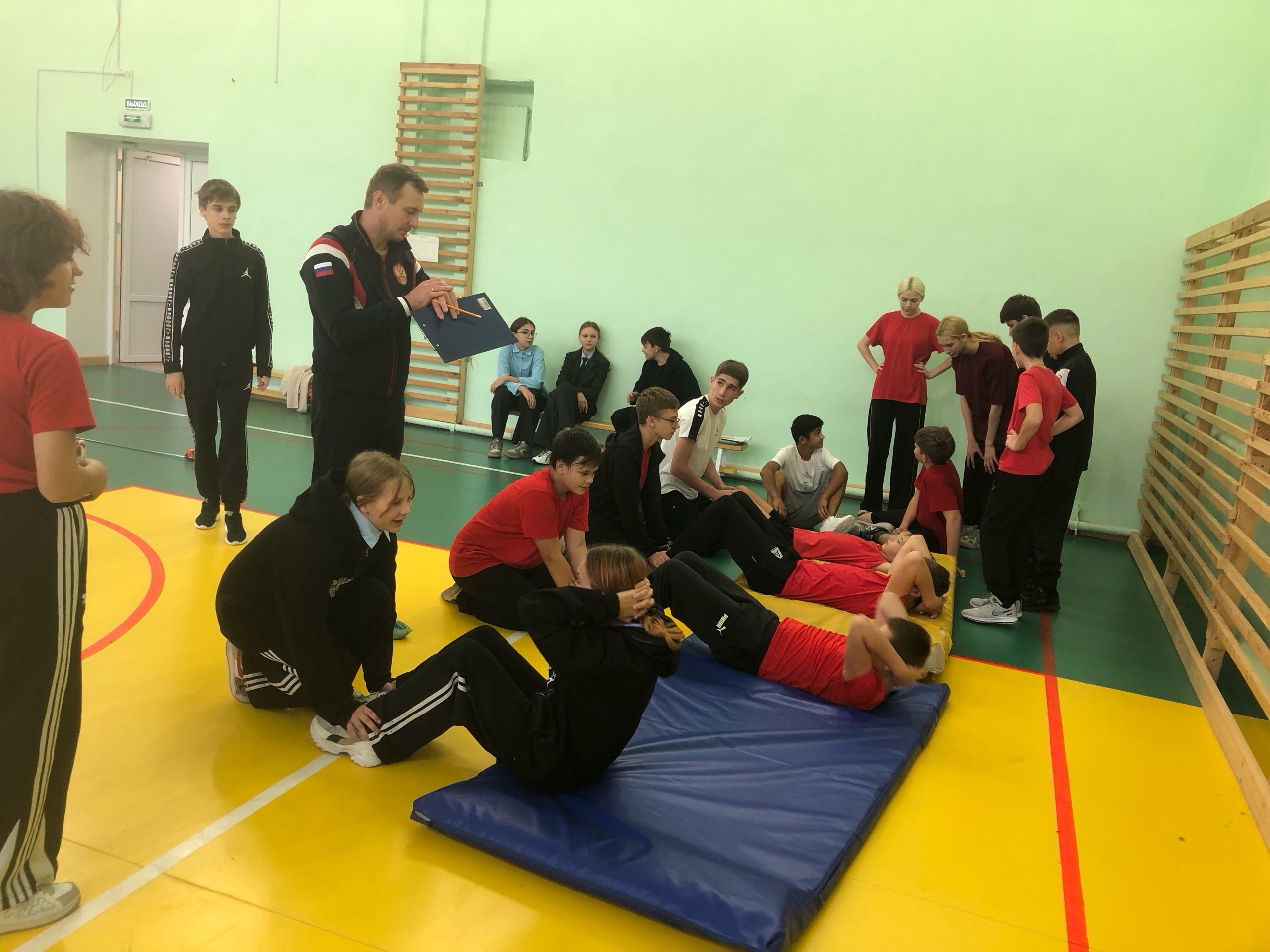 Учащиеся Севской школы № 2 успешно сдали нормативы ГТО