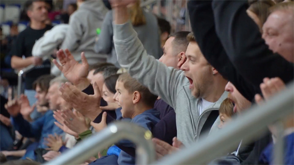 Более 3 тысяч болельщиков создали атмосферу победы на матче брянской «Десны»