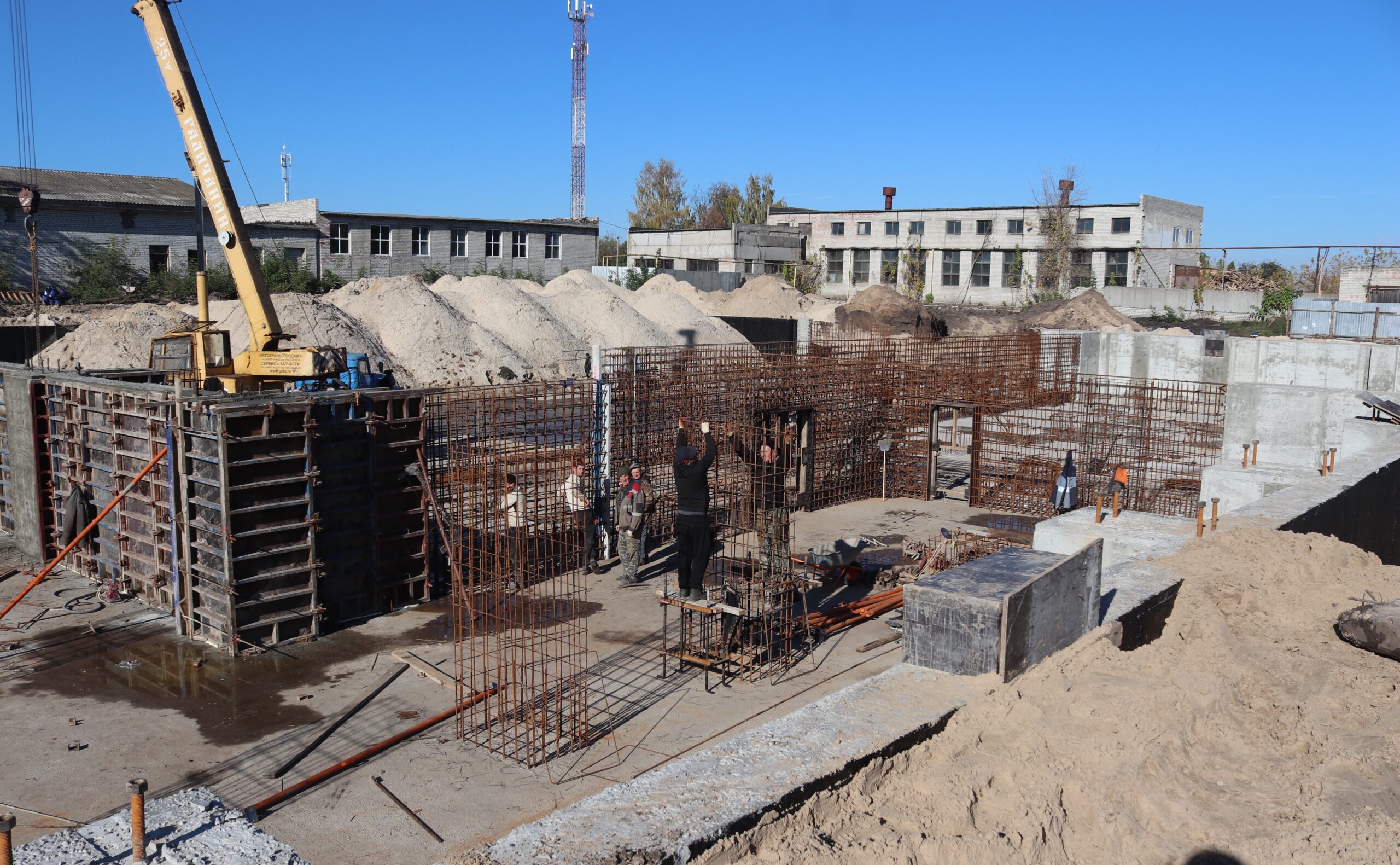 В Севске продолжается строительство СОКа