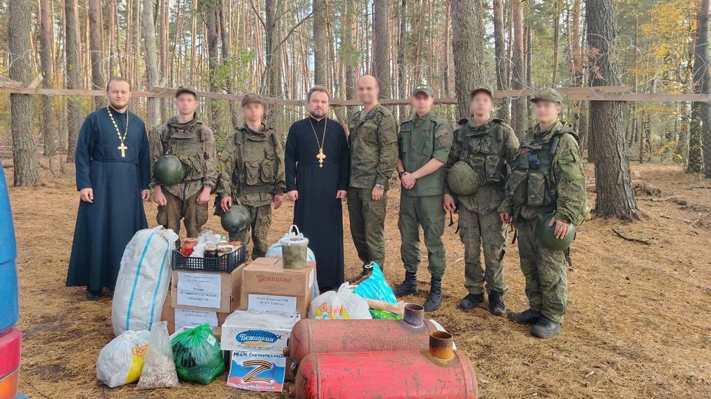 Брянские священники отправились в приграничье оказывать гуманитарную помощь и духовную поддержку  бойцам СВО