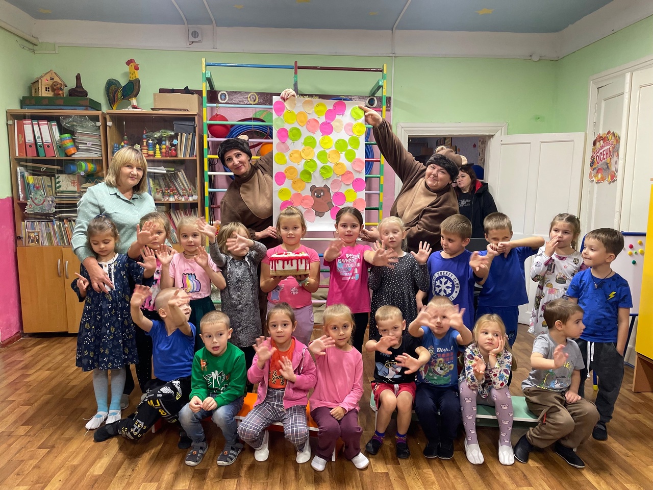 Специалисты севского культурно-досугового центра провели развлекательную программу «Винни – Пух — наш любимый друг»