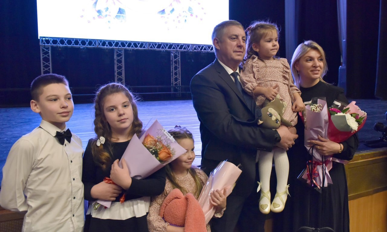 Александр Богомаз рассказал о брянских матерях-героинях