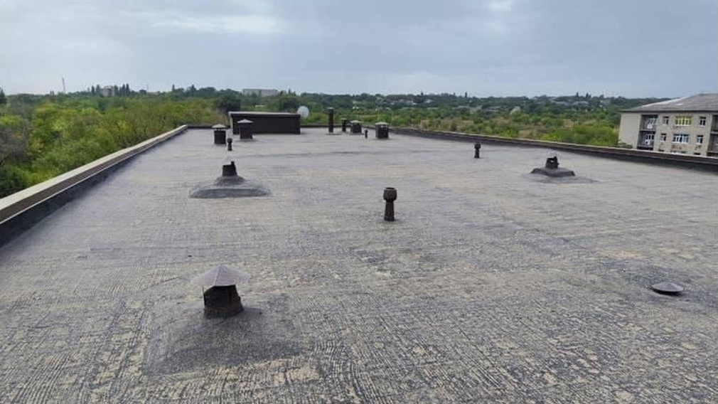 В 2024 году брянские специалисты капитально отремонтировали 34 кровли в Брянке