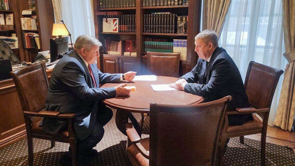 Александр Богомаз провел рабочую встречу с Николаем Овсиенко