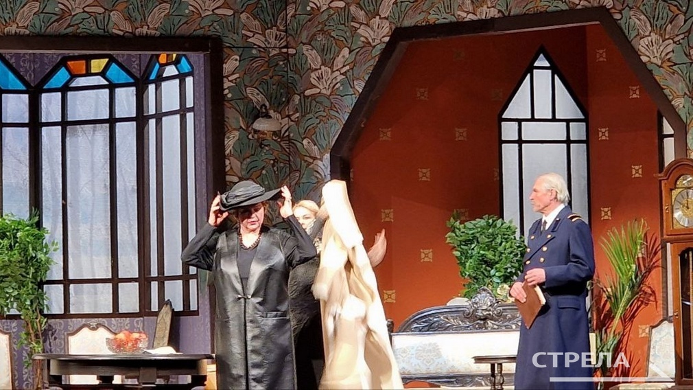 Со спектаклем «Васса Железнова» на брянской сцене выступили актеры МХАТ имени М. Горького