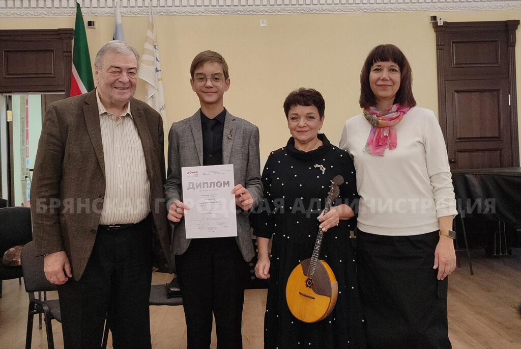 Брянские домристы виртуозно сыграли в Казани