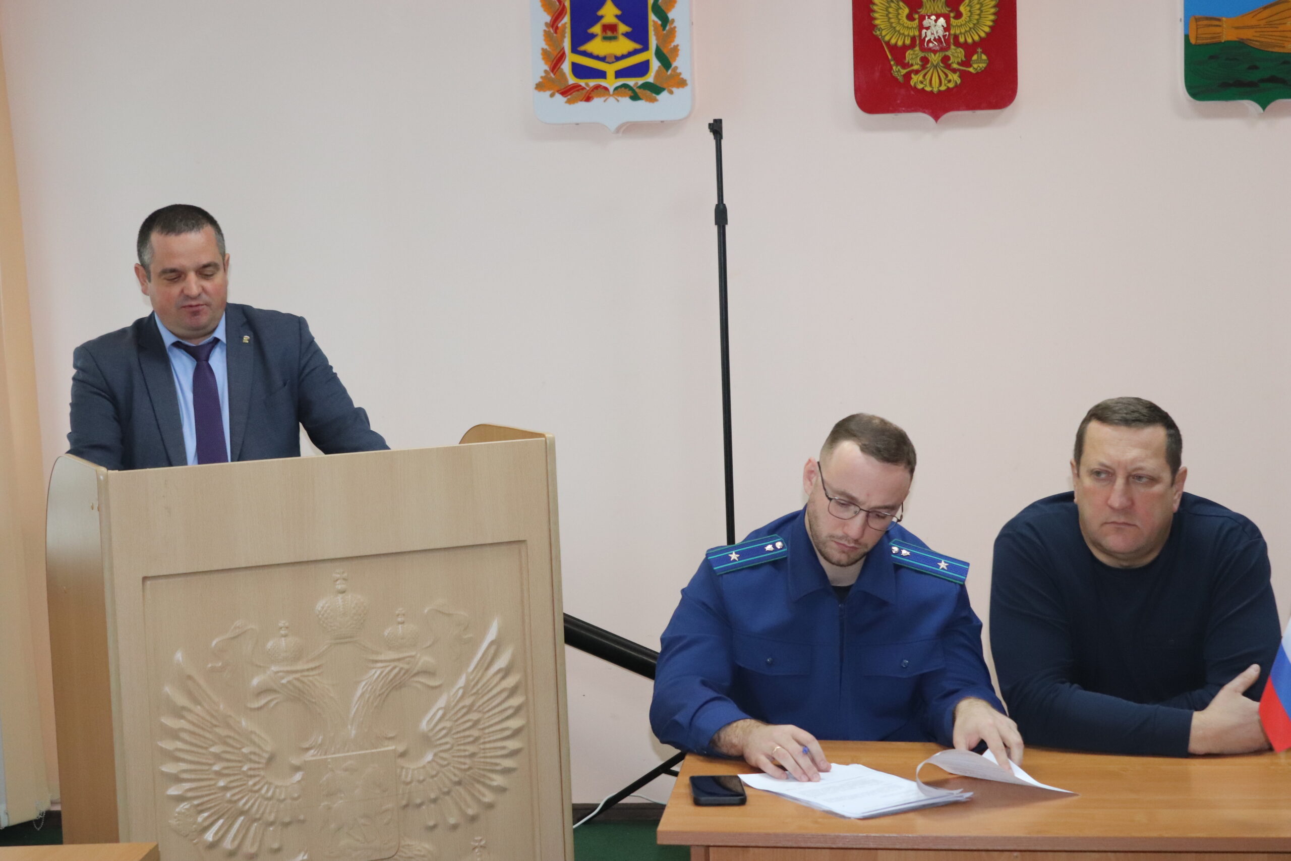 Депутаты приняли решение о назначении М.В. Большунова на должность главы администрации Севского муниципального района