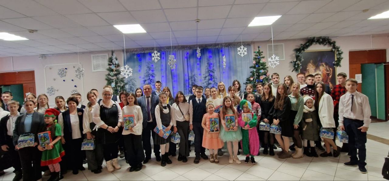 «Ёлка главы» — встреча самых активных и талантливых школьников Севского района