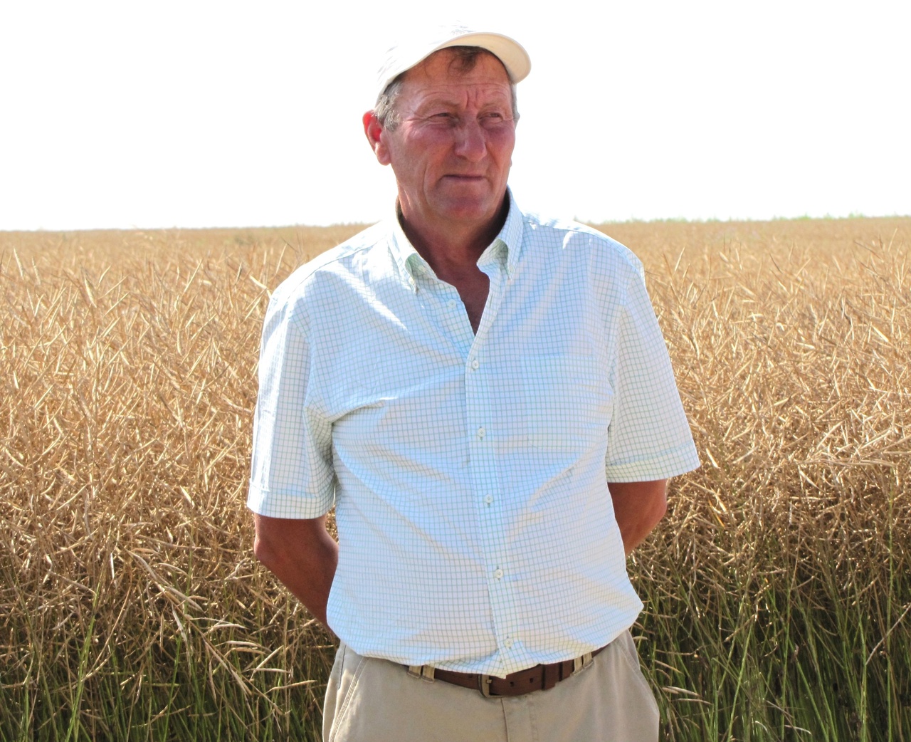 Глава КФХ «Платон» Александр Платонович Лобынцев высказал свое мнение о службе по контракту в Вооруженных силах РФ