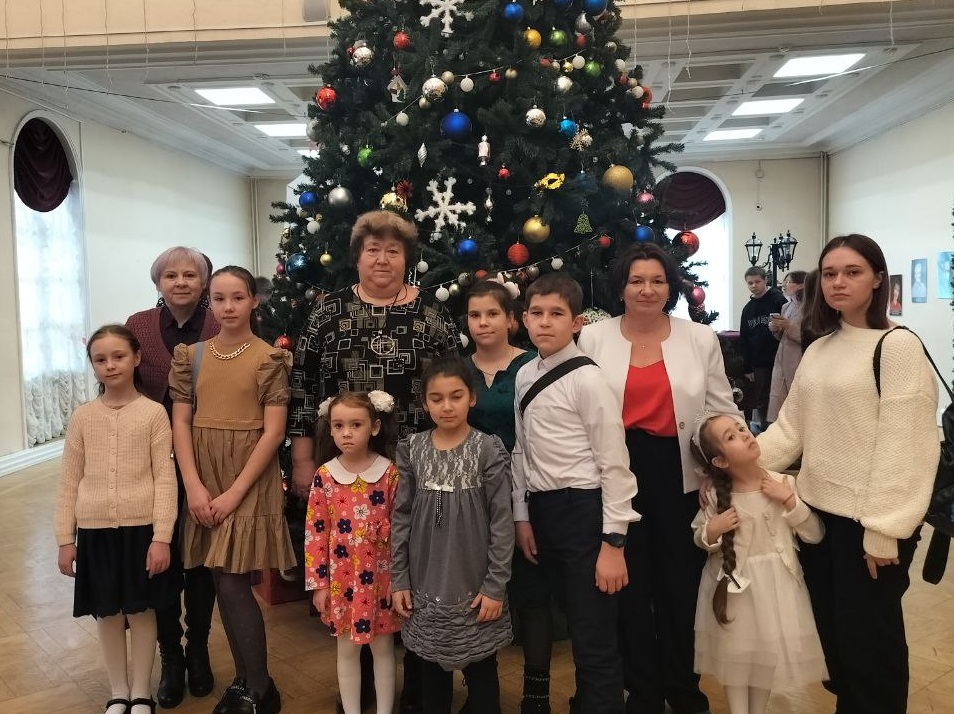 Фонд «Ванечка» подарил праздник для юных переселенцев из Курска