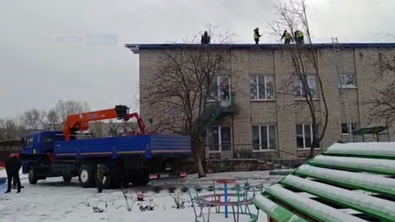 Брянские строители продолжают восстановление инфраструктуры города Брянка Луганской Народной республики