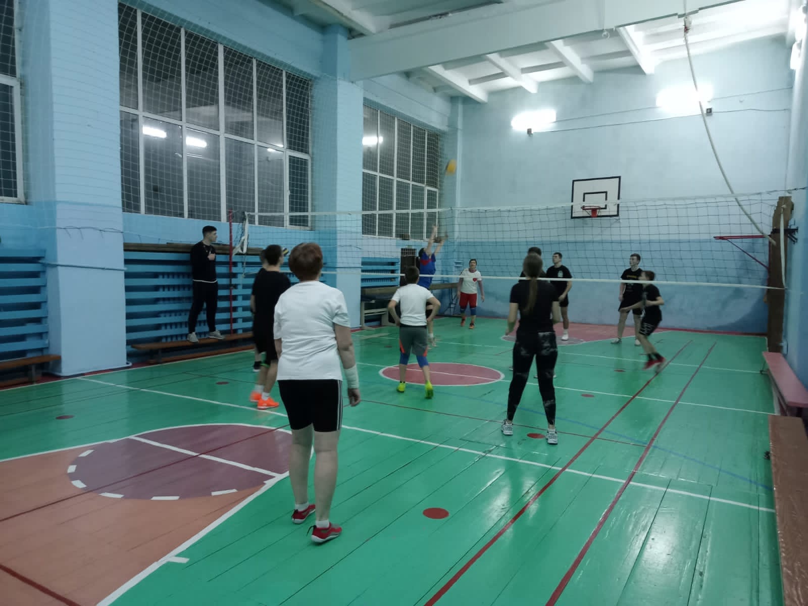 В Первомайской школе Севского района состоялся новогодний турнир по волейболу