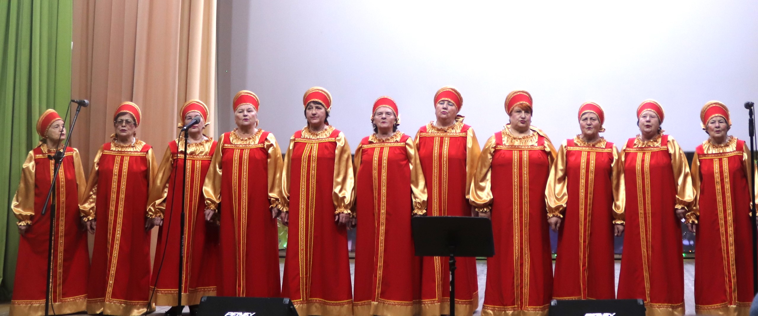 Отчётный концерт народного хора «Родные напевы»