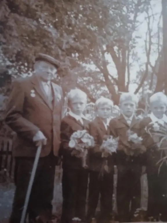 Не меркнет летопись побед