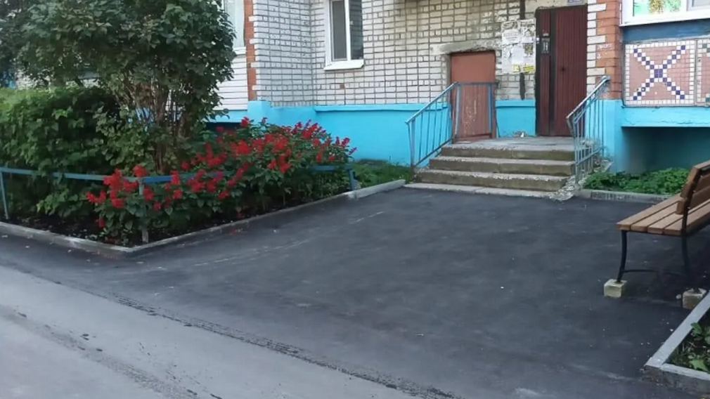 В 2024 году в Дятькове благоустроили две дворовые территории