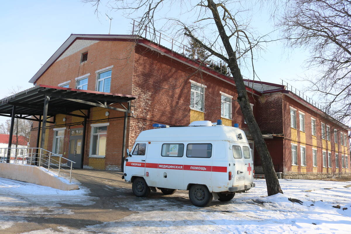 В автопарке Комаричской больницы полностью обновлен спецтранспорт