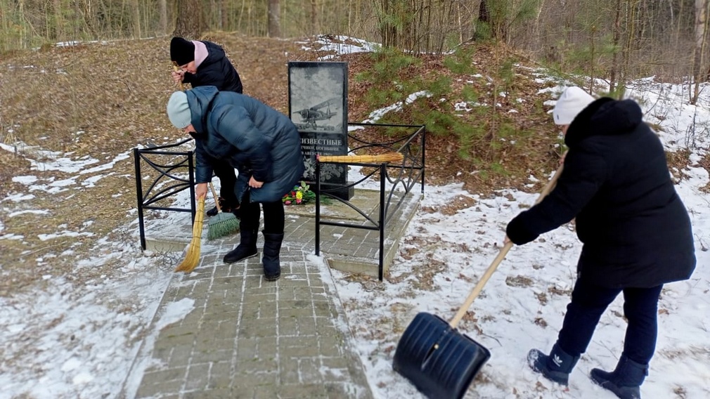 Жители Клинцовского района приняли участие в акции «Дорога к обелиску»