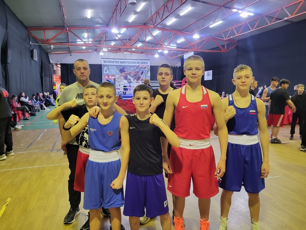 Юный боксер из Севска Даниил Шведчиков одержал первую победу на турнире в Московской области