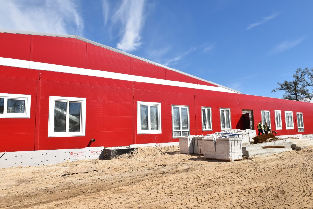 ФОК с бассейном в Брасово готов на 70 процентов