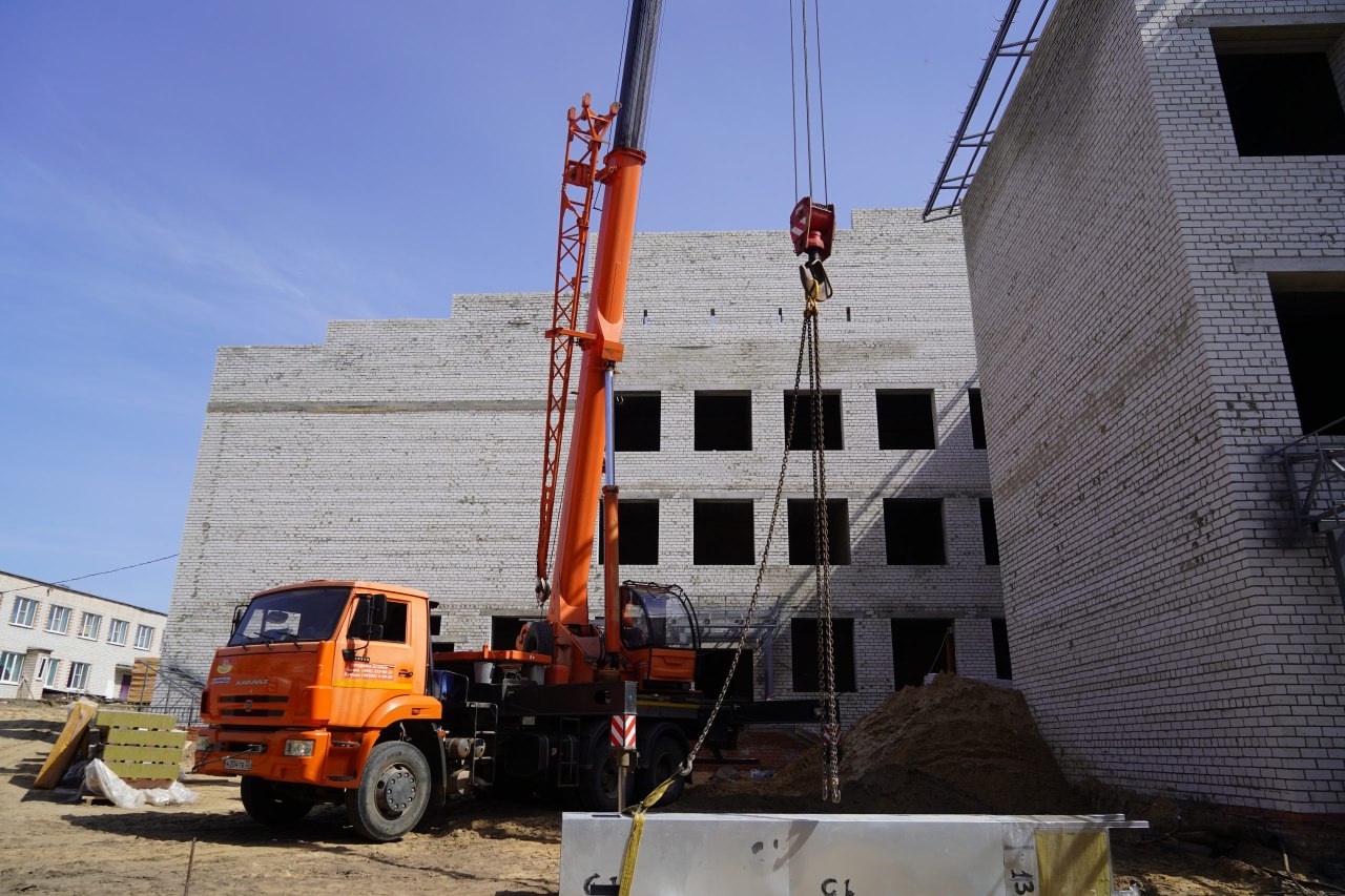 Александр Богомаз рассказал о строительстве двух школ в Брянской области