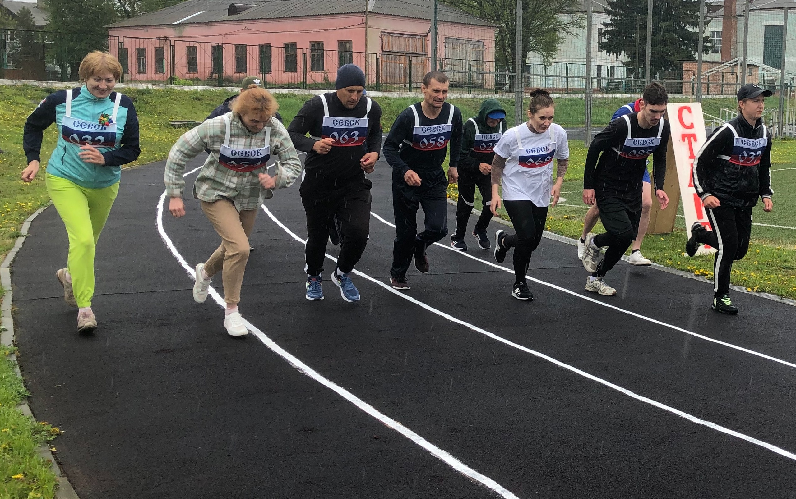 В Севске состоялся традиционный легкоатлетический кросс «Севская верста»