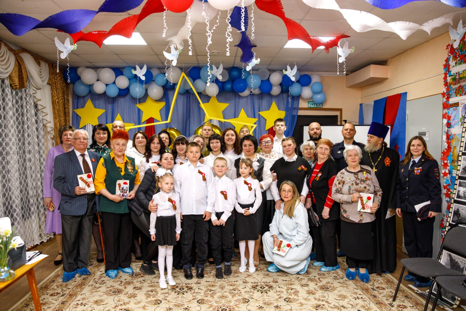 Брянские транспортные полицейские приняли участие в памятных мероприятиях, прошедших в приюте Карачевского района