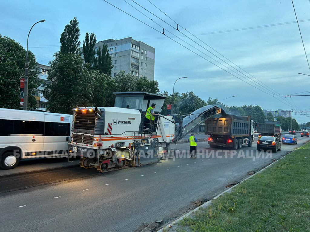 В Брянске Московский проспект ремонтируют в круглосуточном режиме